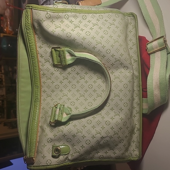 Louis Vuitton - Picture 4 of 8